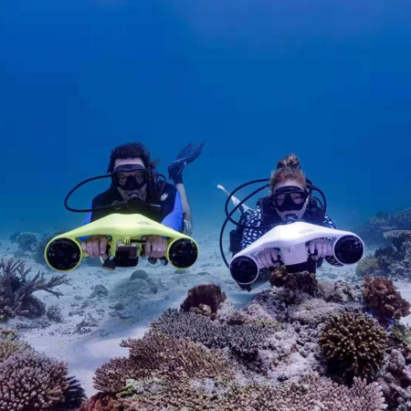 Подводный электроскутер MANTA белый