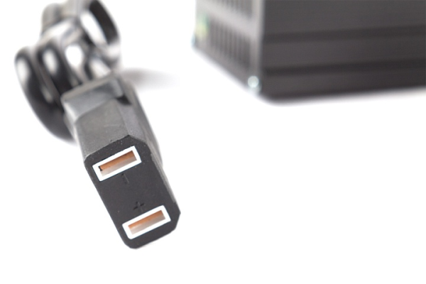 Зарядное устройство Rutrike для LiFePo4 аккумуляторов 60V100AH (20A)